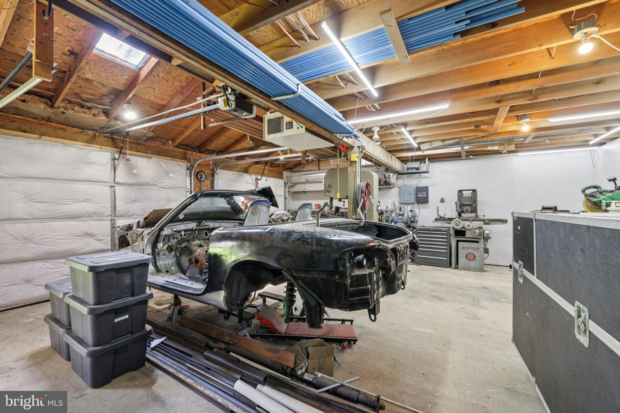 BURTONSVILLE - Residential