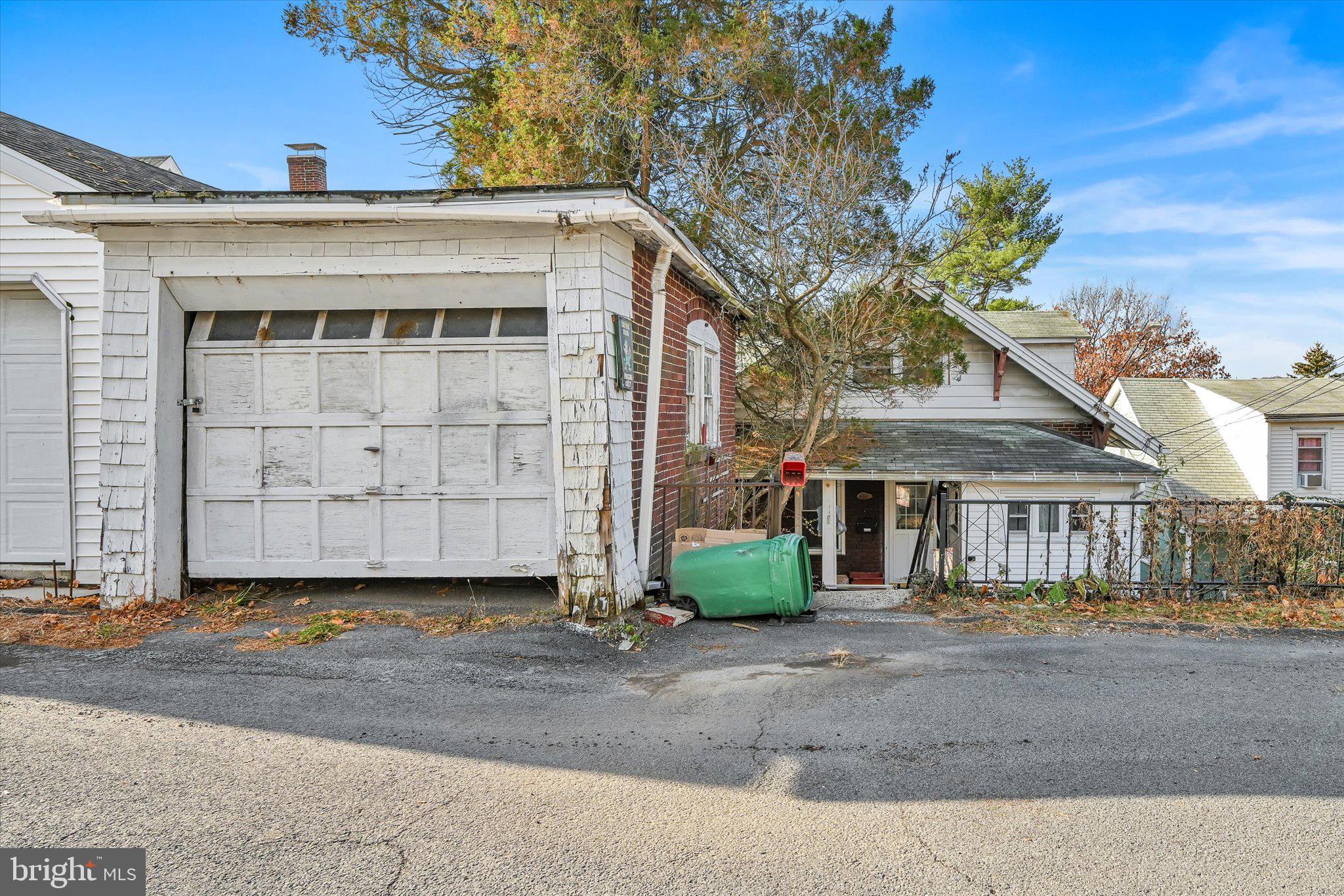 POTTSVILLE - Residential