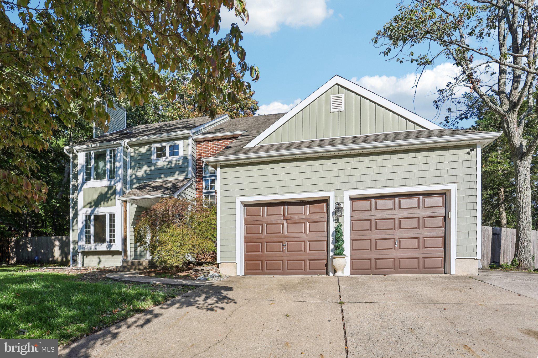 9 GLENFOREST DRIVE