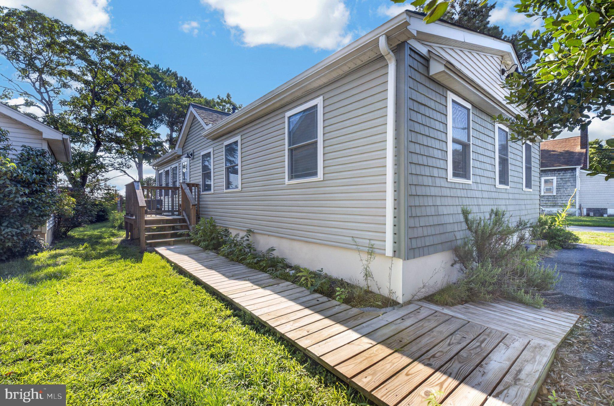 104 N BAY DRIVE
