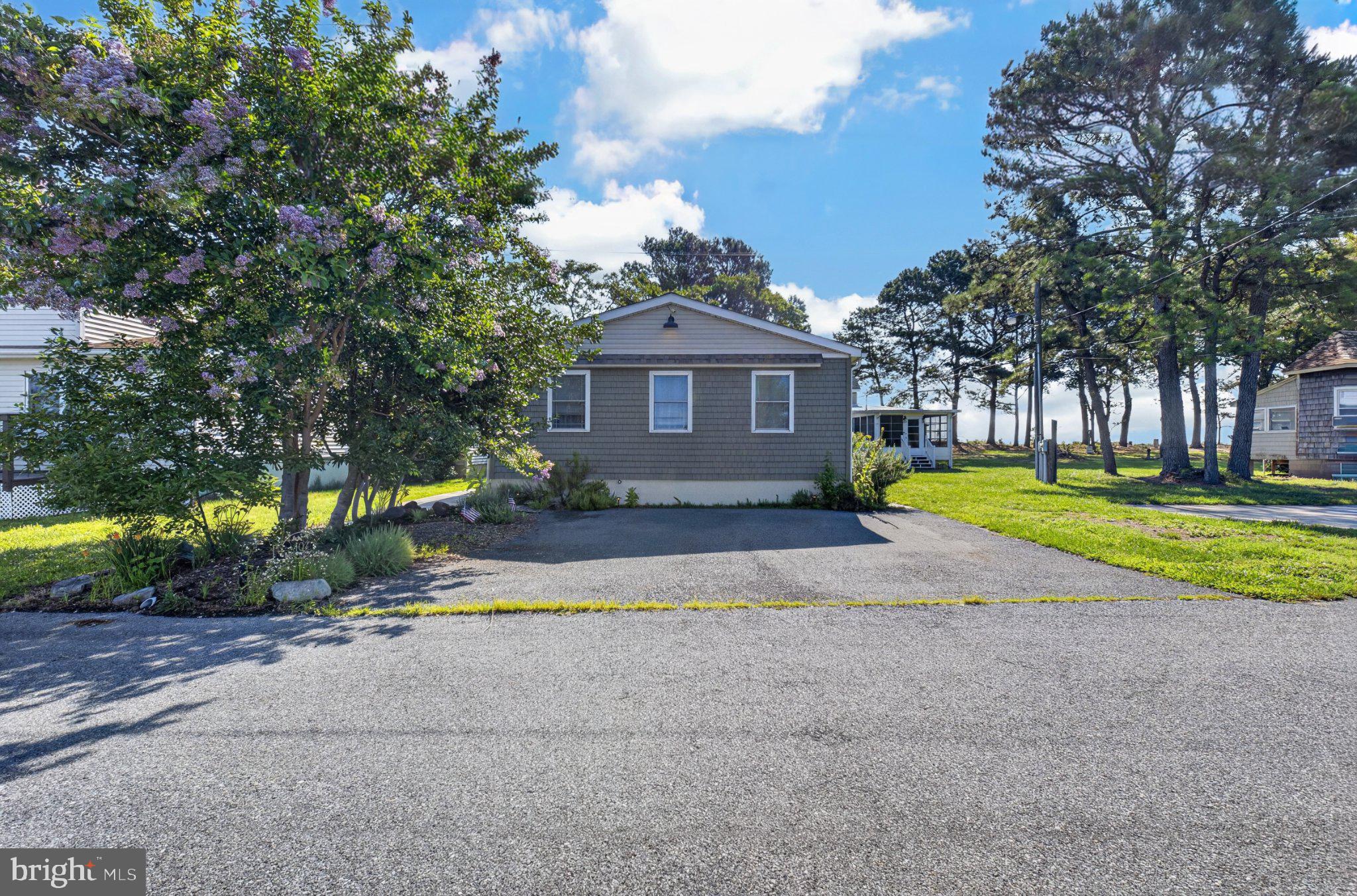104 N BAY DRIVE