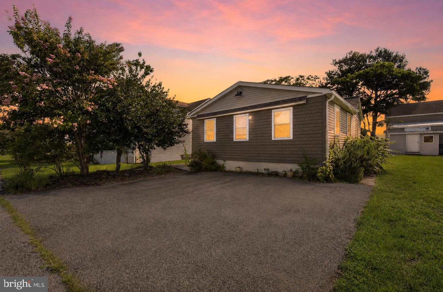 104 N BAY DRIVE