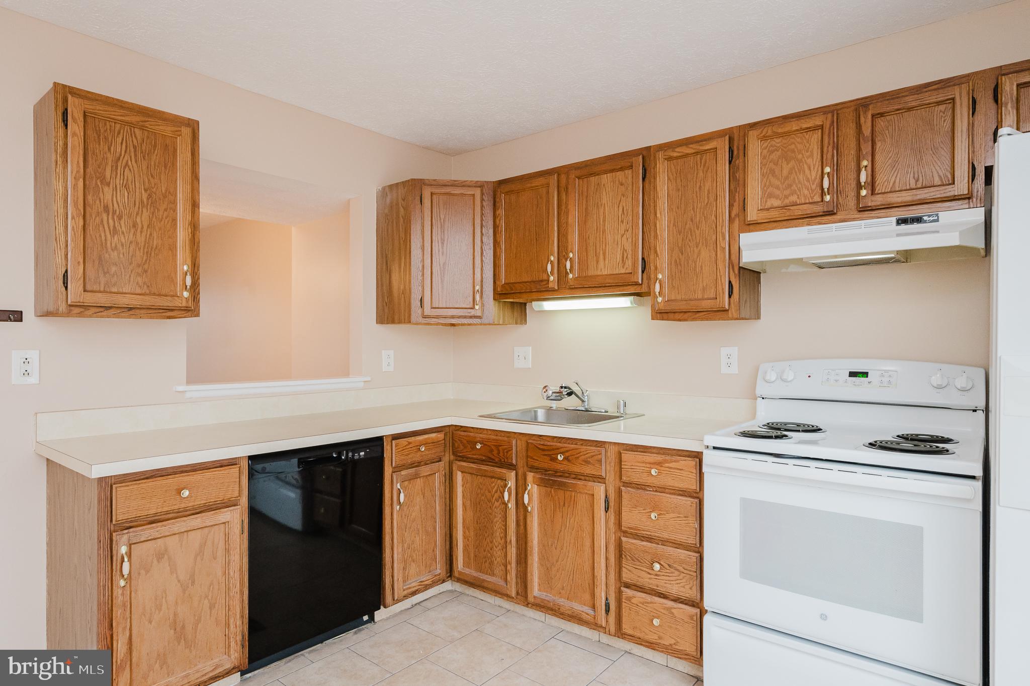 WOODBRIDGE CENTER - Residential Lease