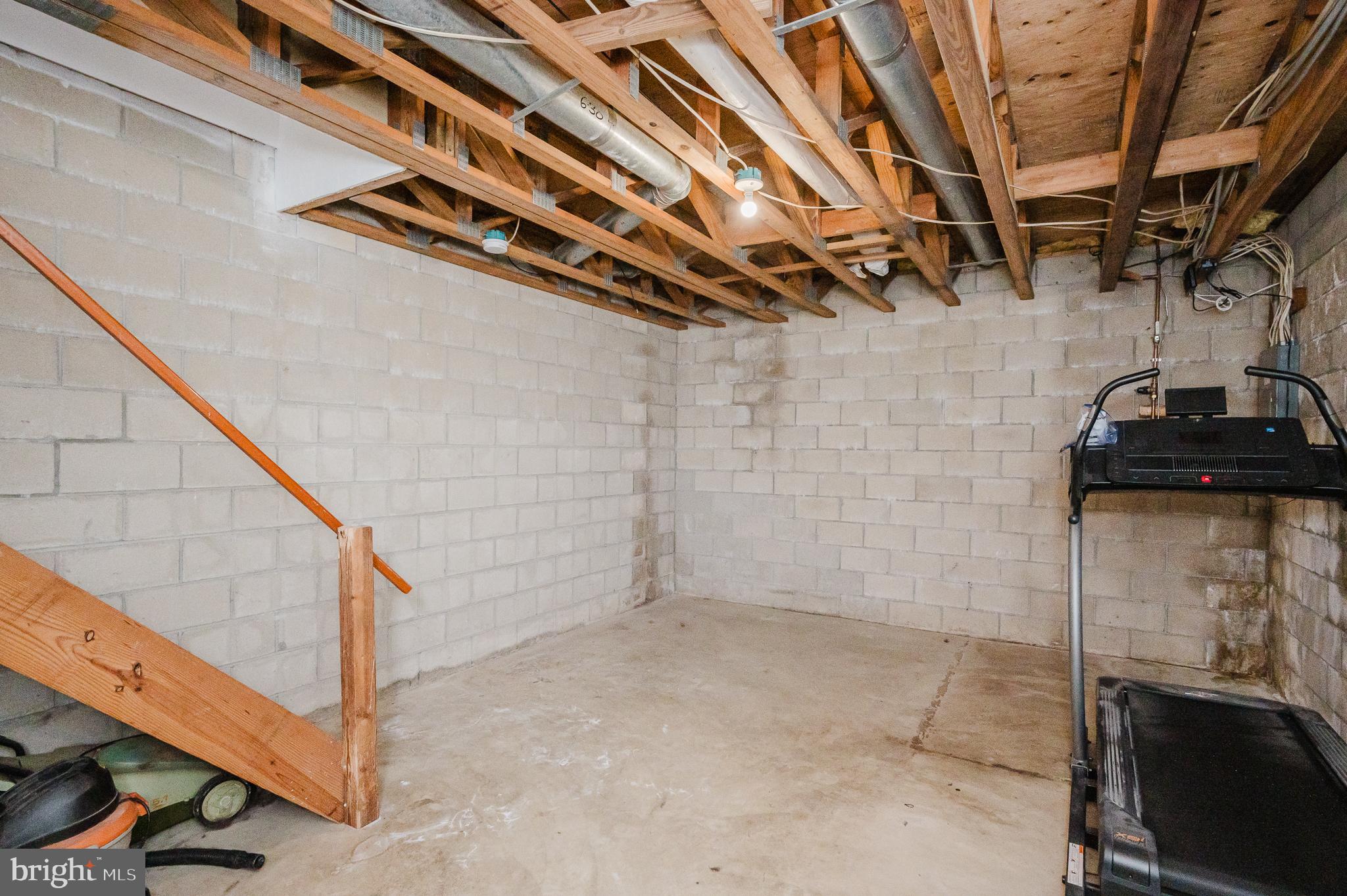 WOODBRIDGE CENTER - Residential Lease