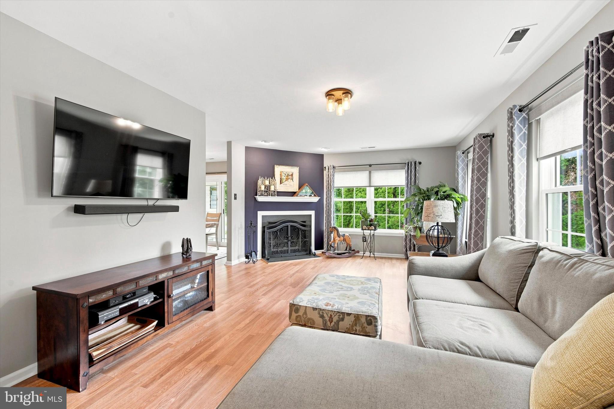 136 DEERFIELD COURT 136