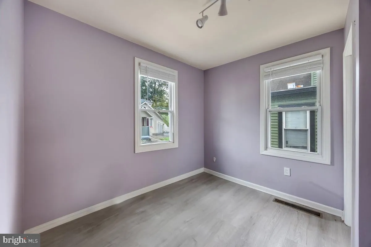 Bellmawr, New Jersey 08031, United States, 2 Bedrooms Bedrooms, ,1 BathroomBathrooms,Residential,Active,206294