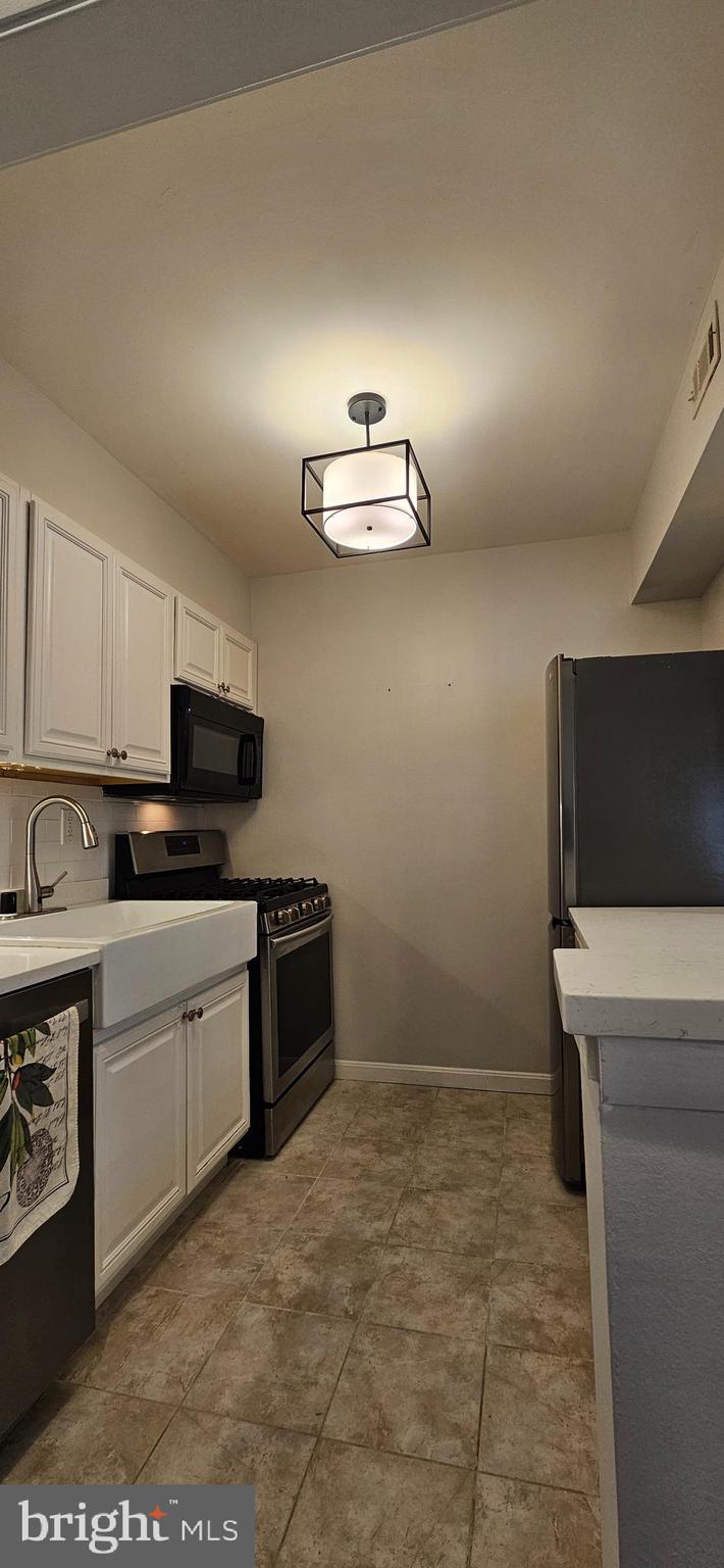 BURKE COVE - Residential Lease