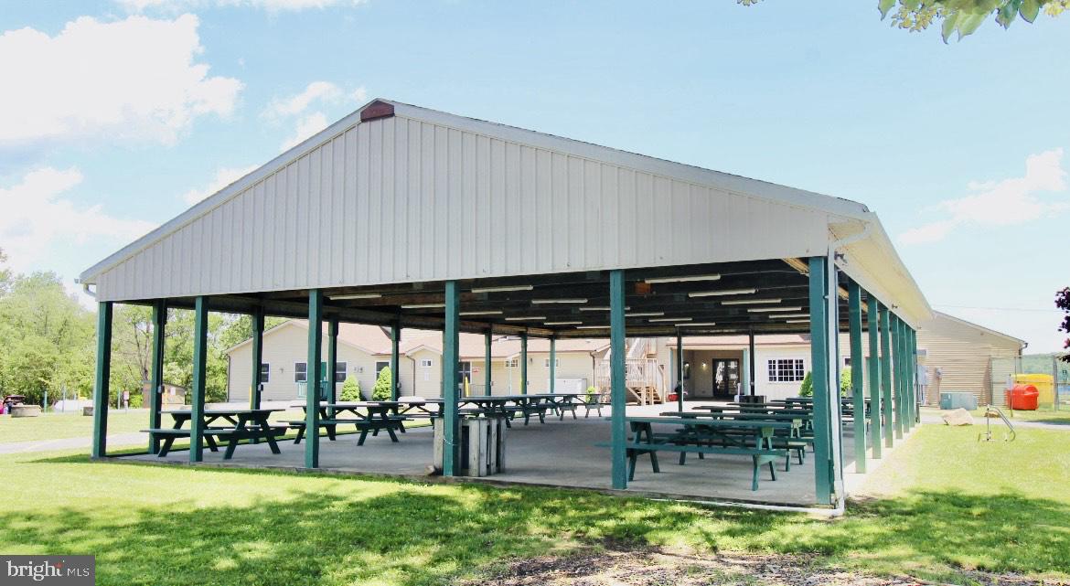 TOWAMENSING TRAILS - Residential