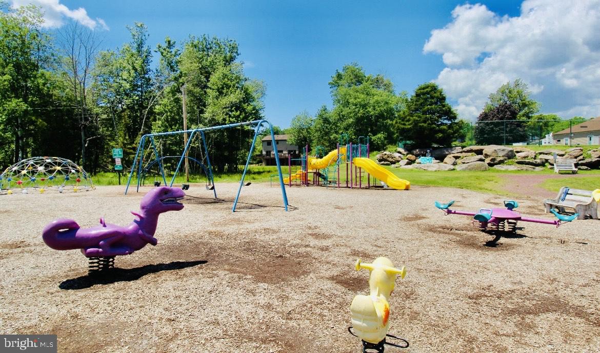 TOWAMENSING TRAILS - Residential