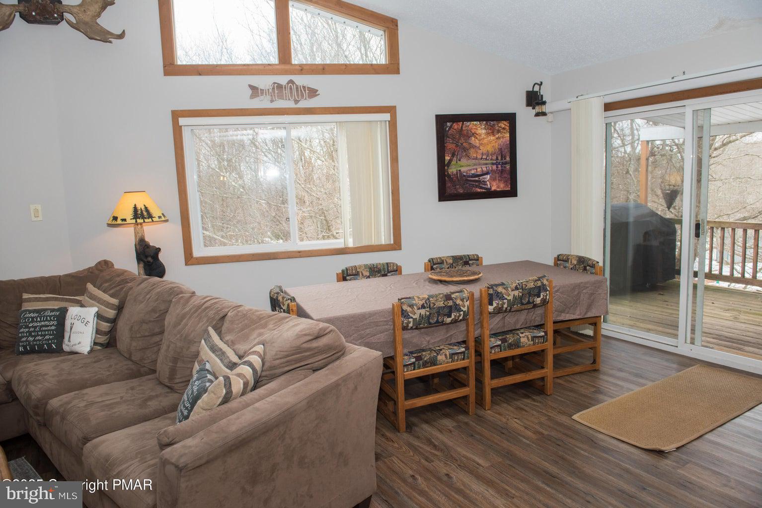 TOWAMENSING TRAILS - Residential