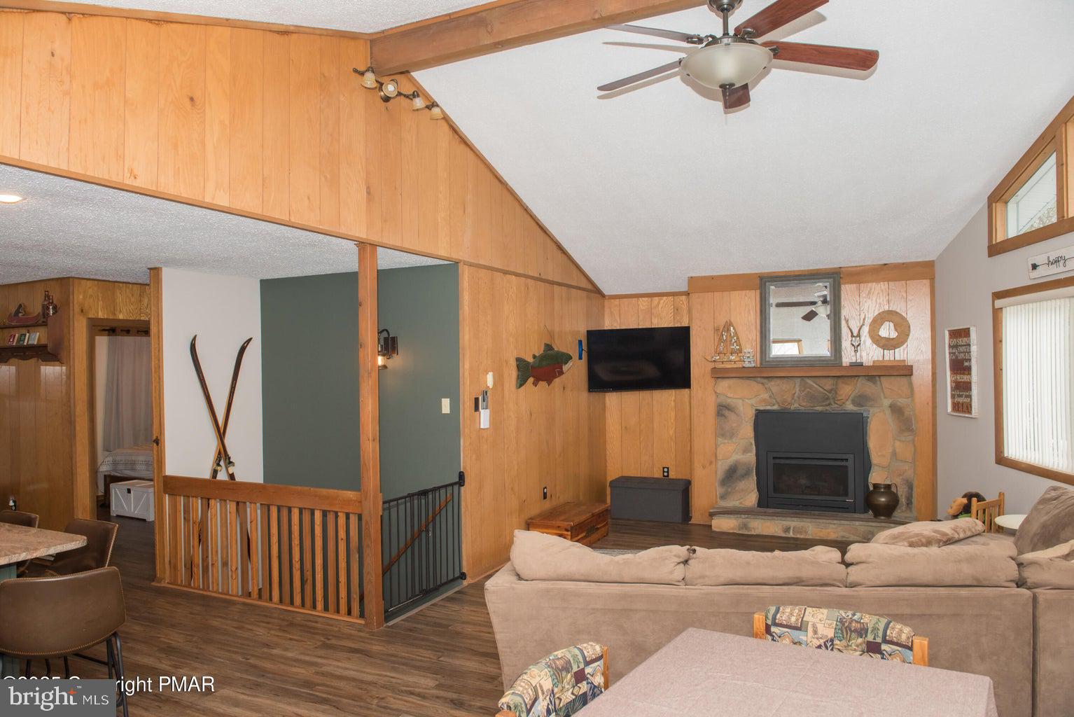 TOWAMENSING TRAILS - Residential