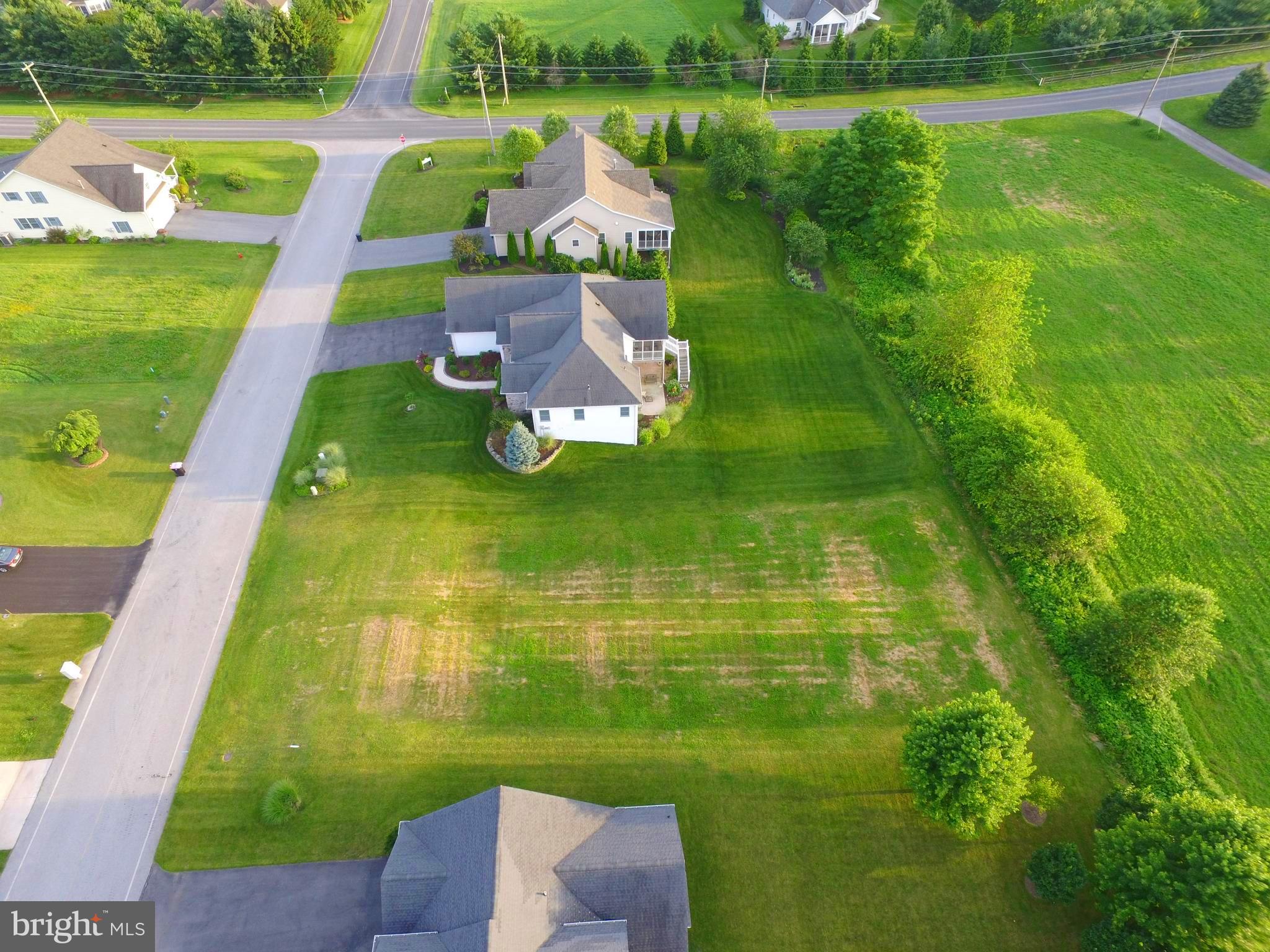 PENN NATIONAL ESTATES - Land