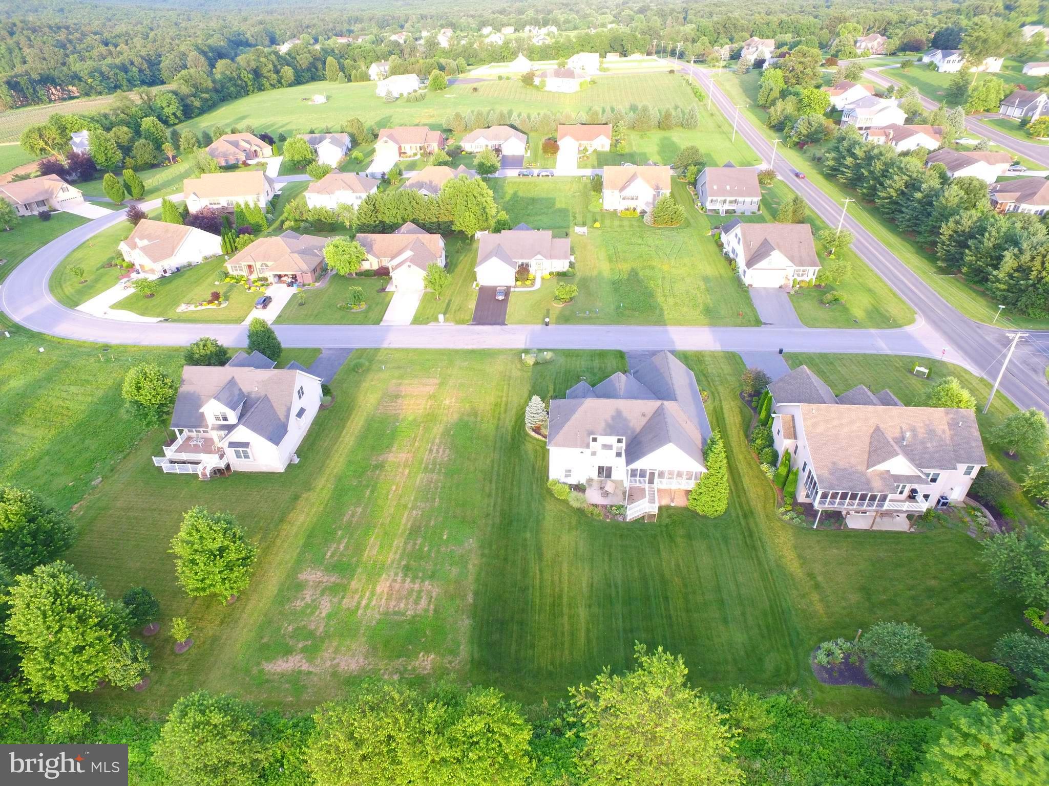 PENN NATIONAL ESTATES - Land