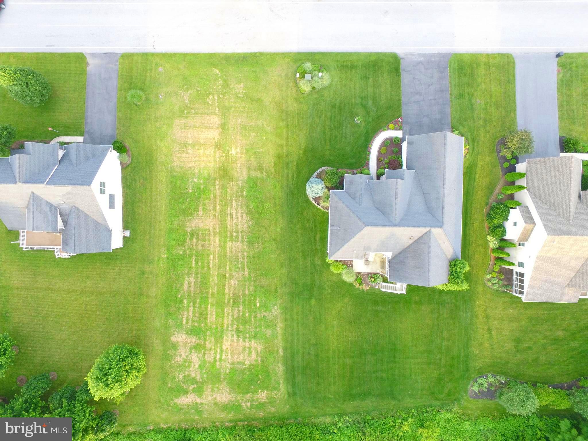 PENN NATIONAL ESTATES - Land