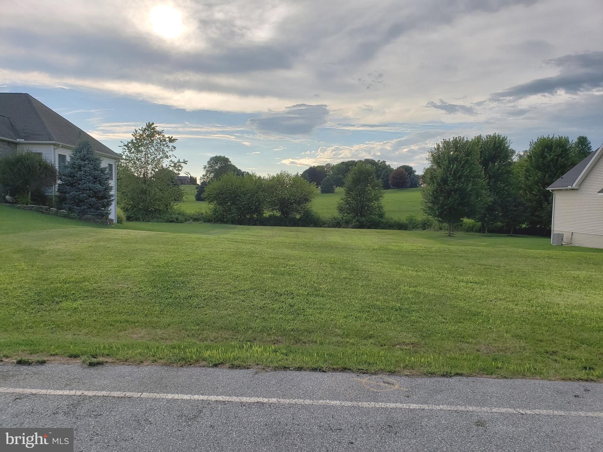 PENN NATIONAL ESTATES - Land