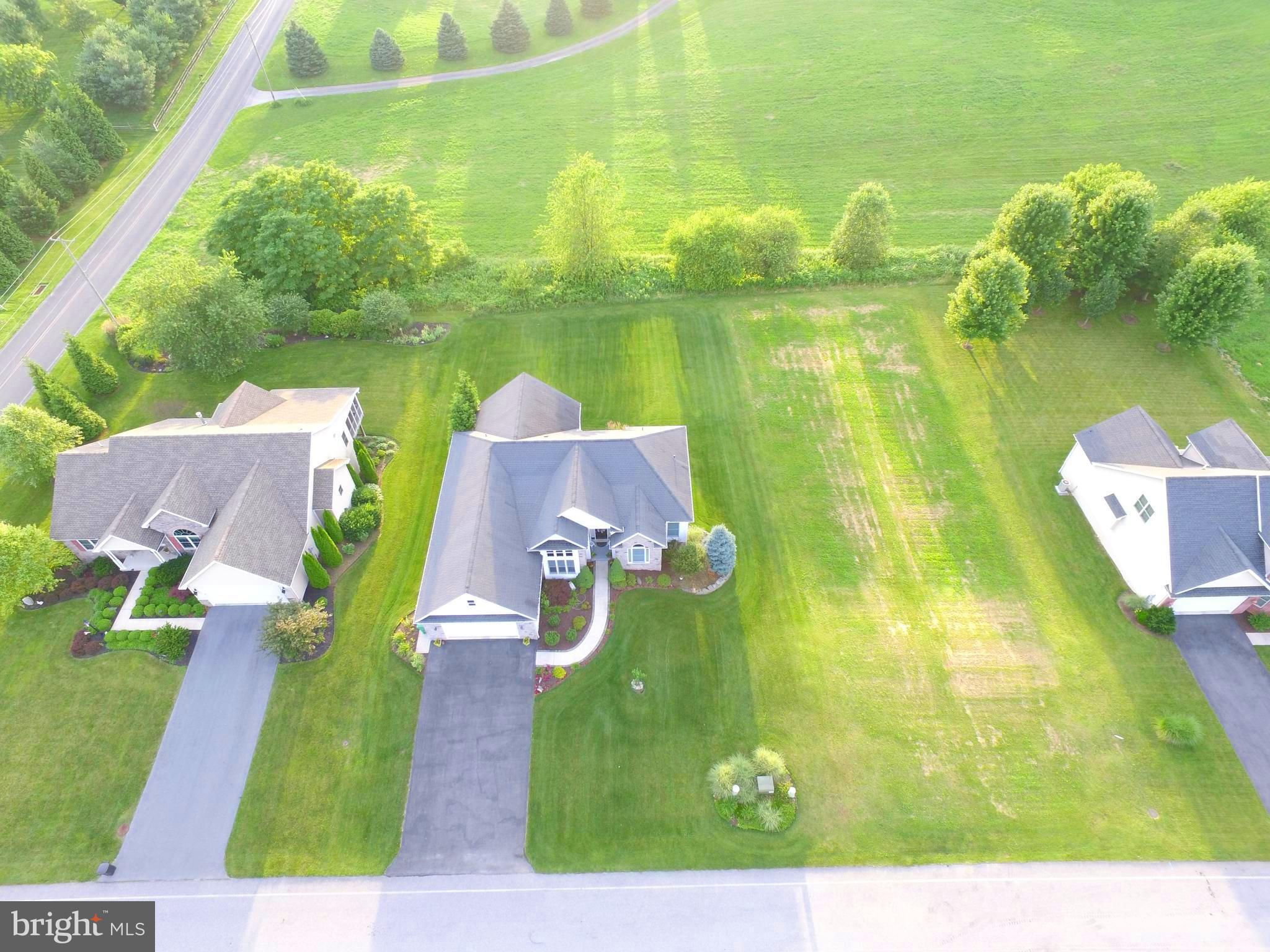 PENN NATIONAL ESTATES - Land