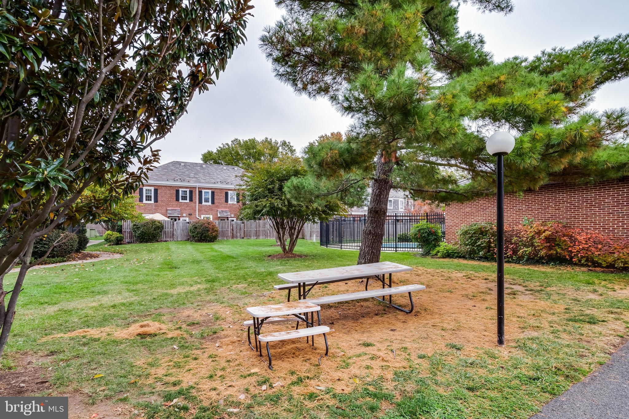 FAIRLINGTON - Residential