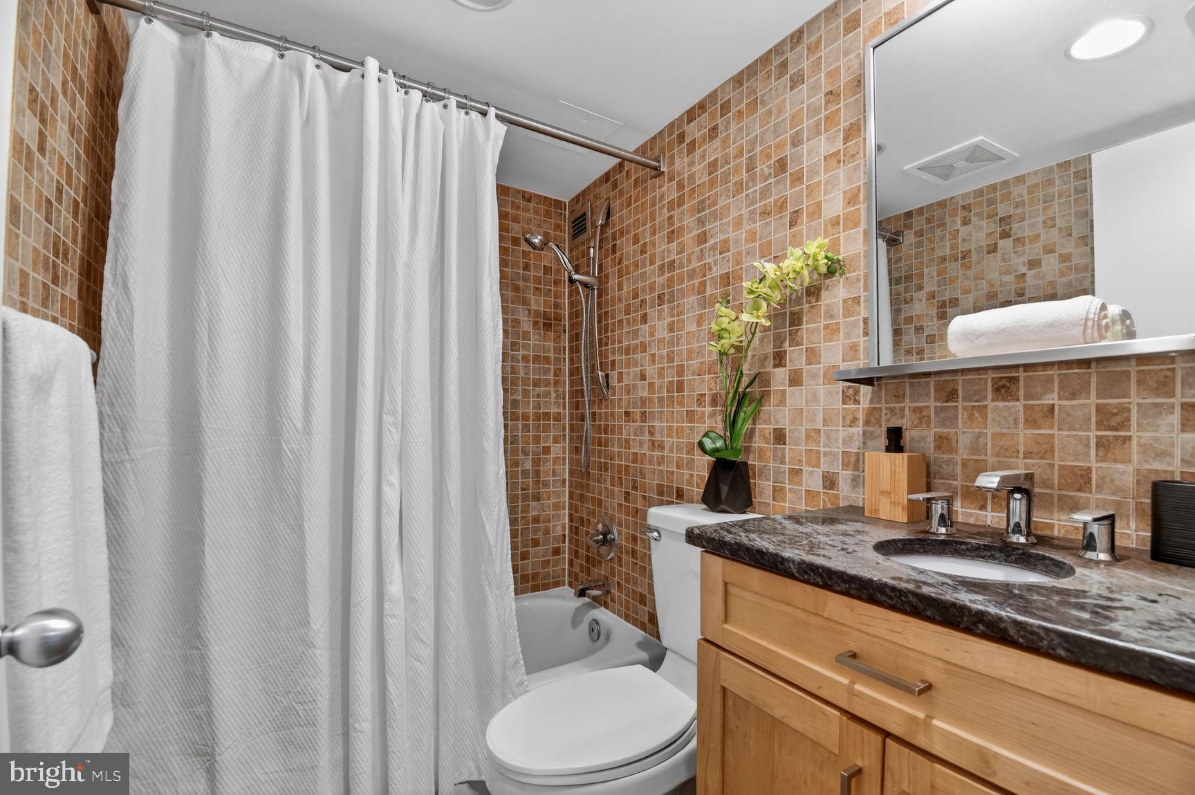 DUPONT CIRCLE - Commercial Sale