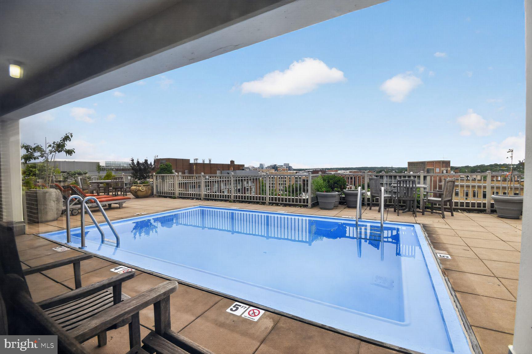 DUPONT CIRCLE - Commercial Sale