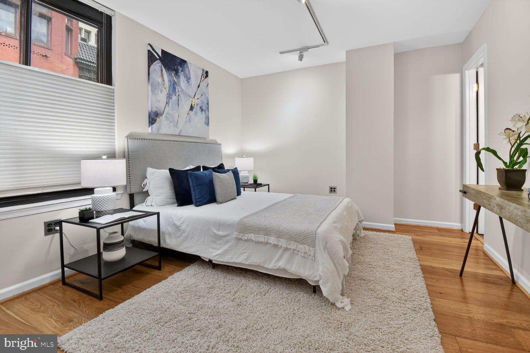DUPONT CIRCLE - Commercial Sale