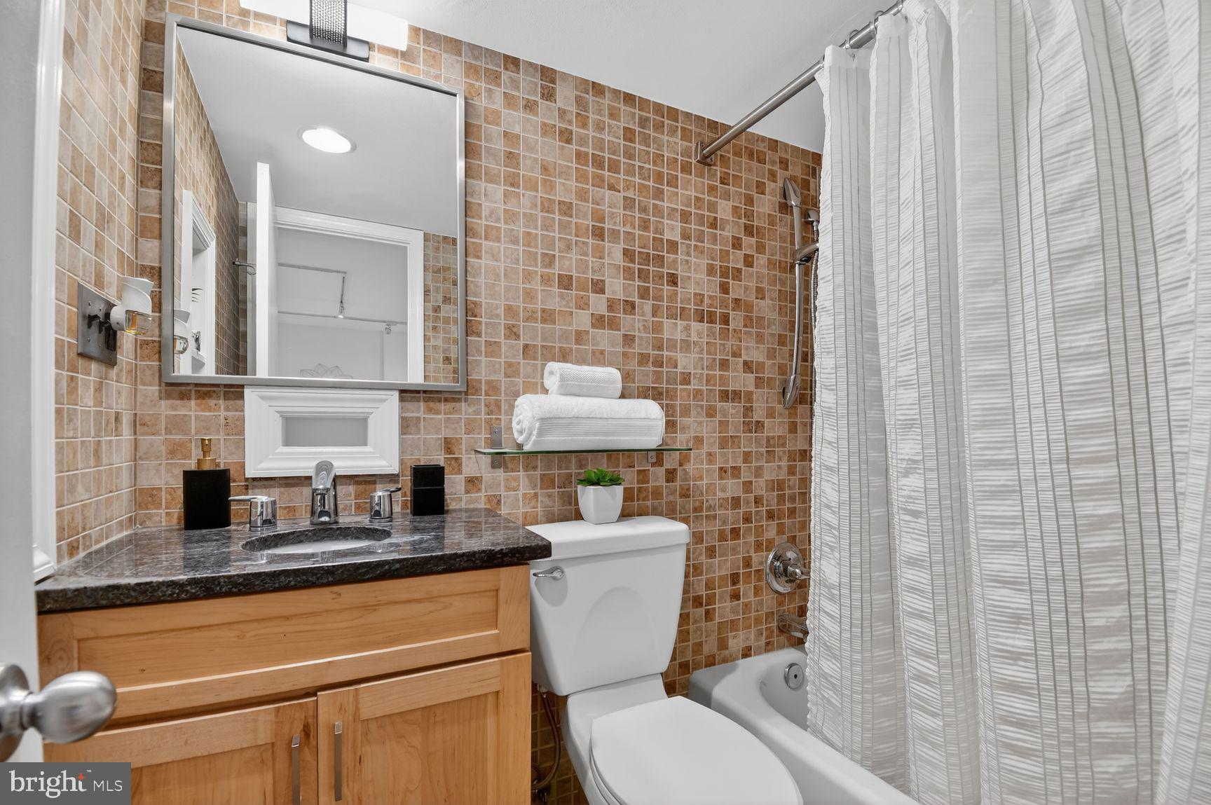 DUPONT CIRCLE - Commercial Sale