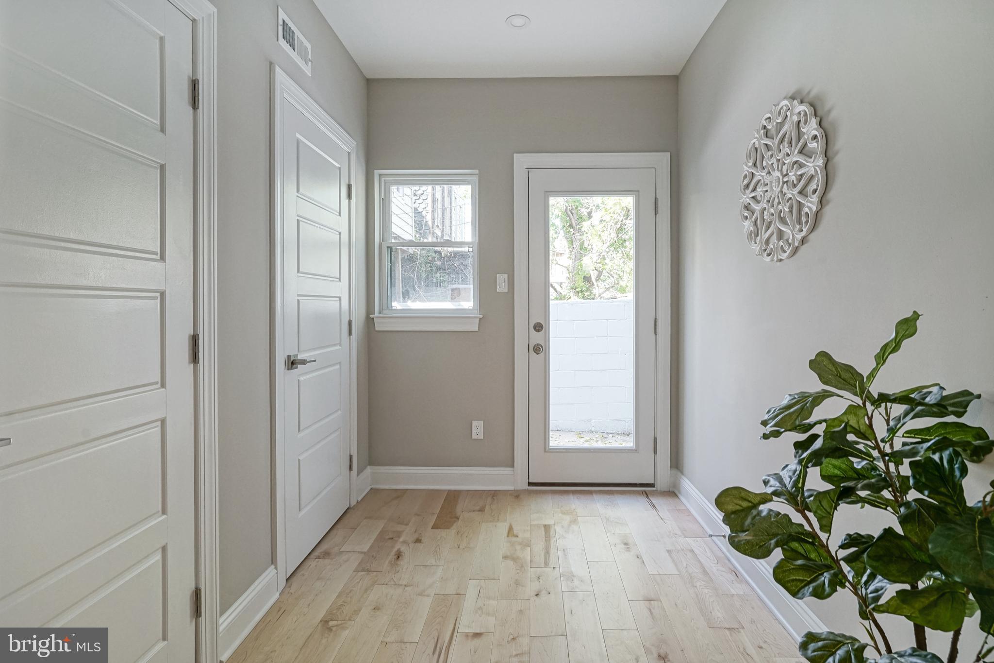 POINT BREEZE - Residential