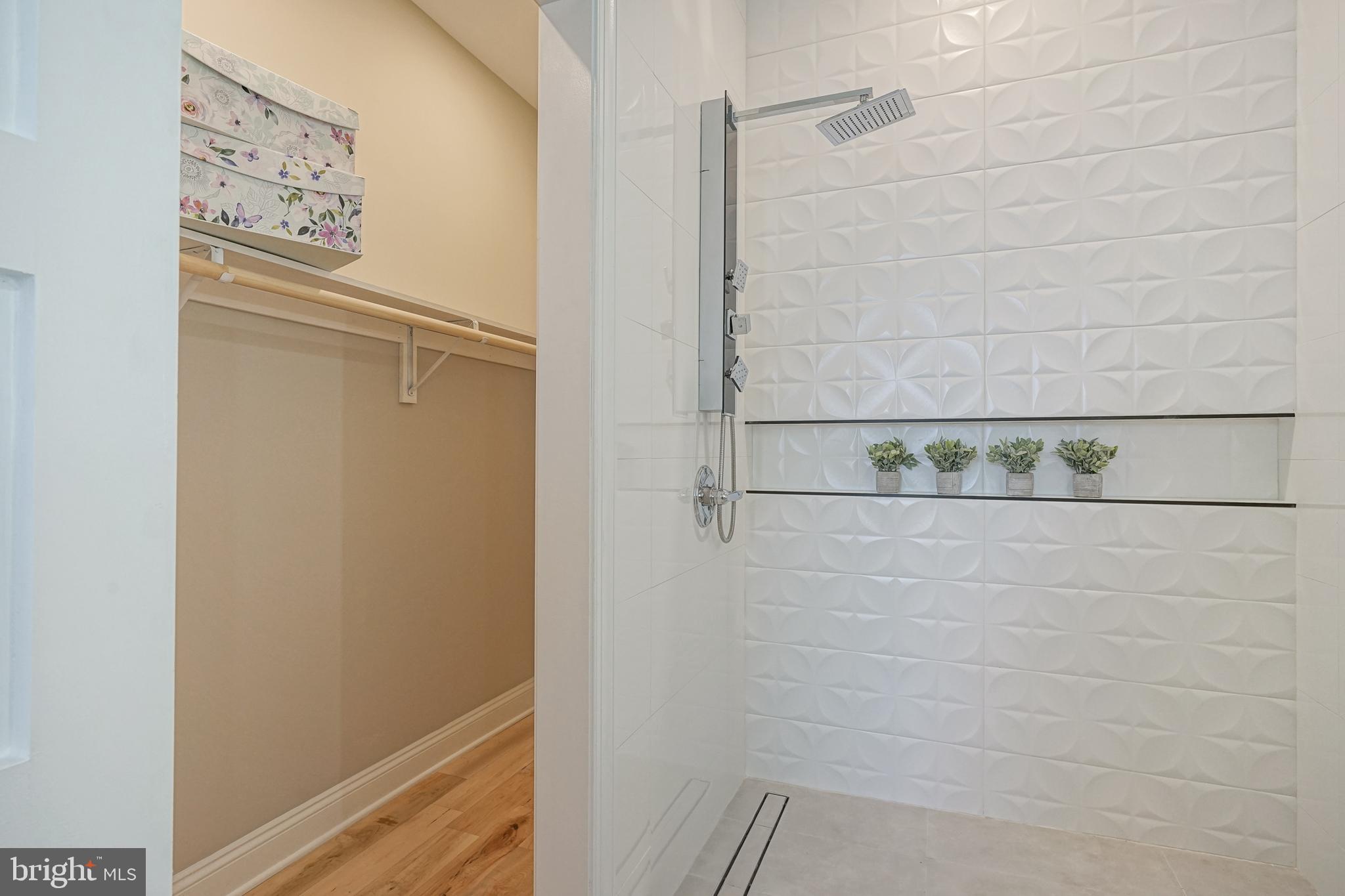 POINT BREEZE - Residential