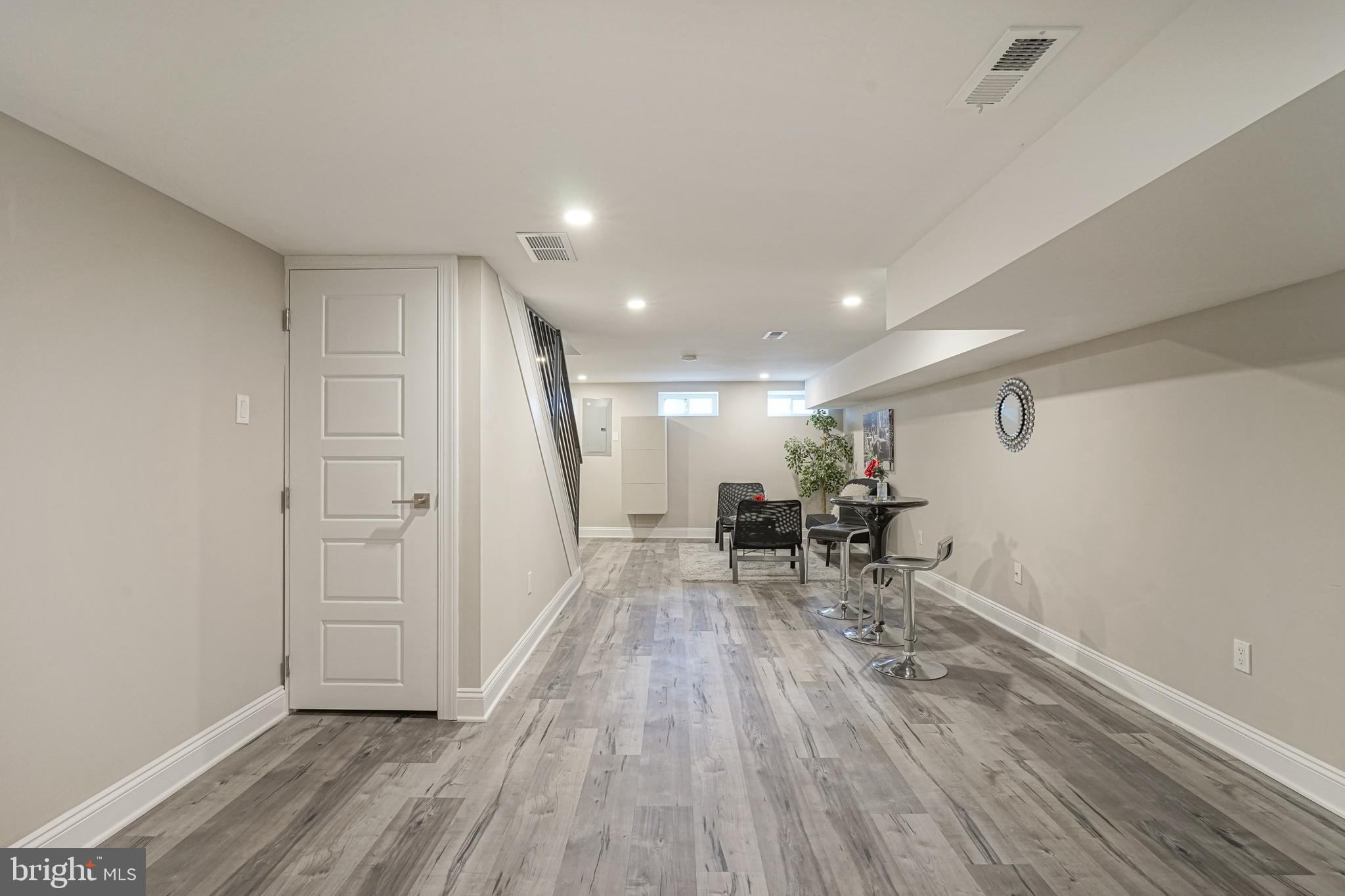 POINT BREEZE - Residential