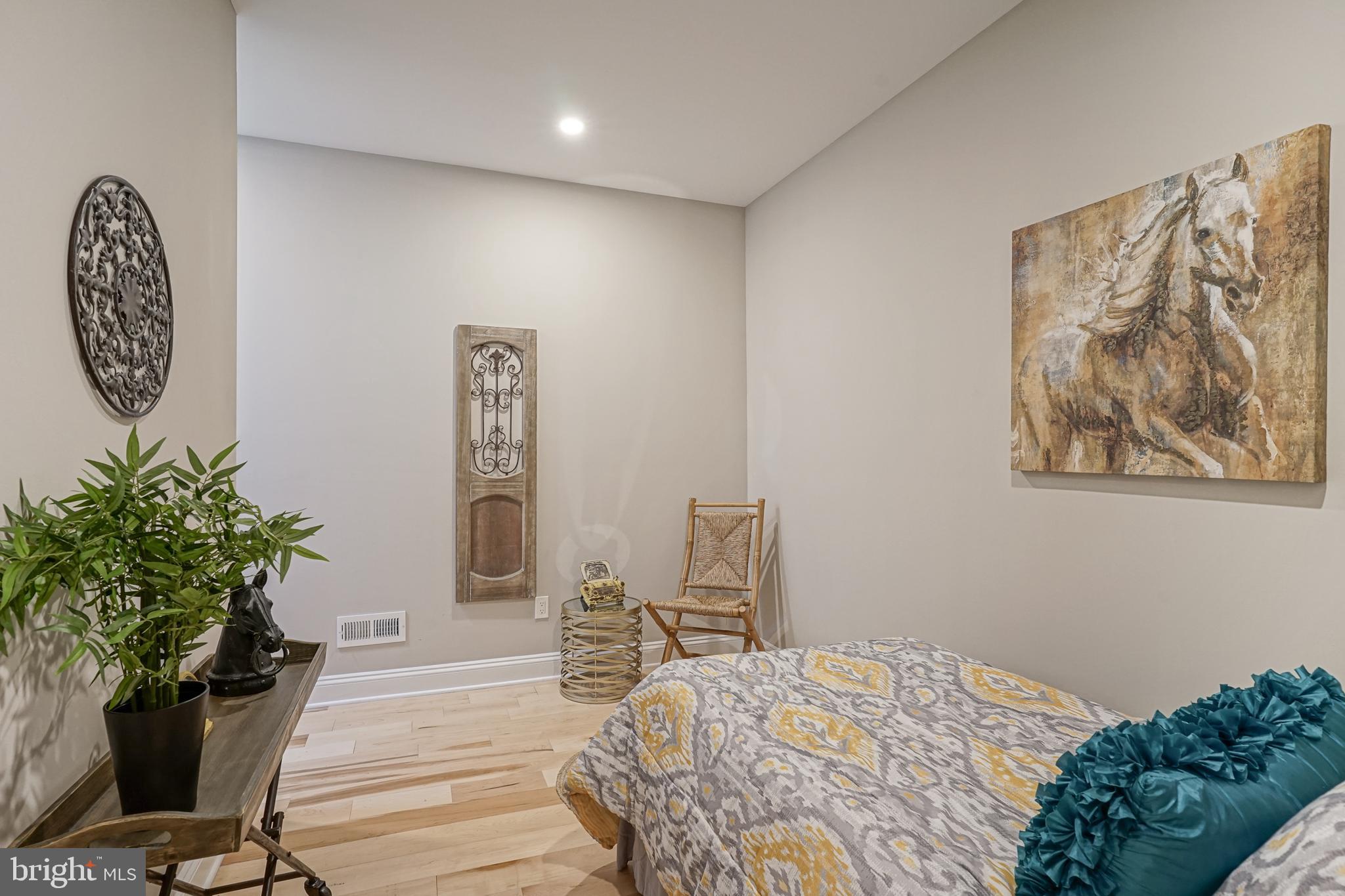 POINT BREEZE - Residential