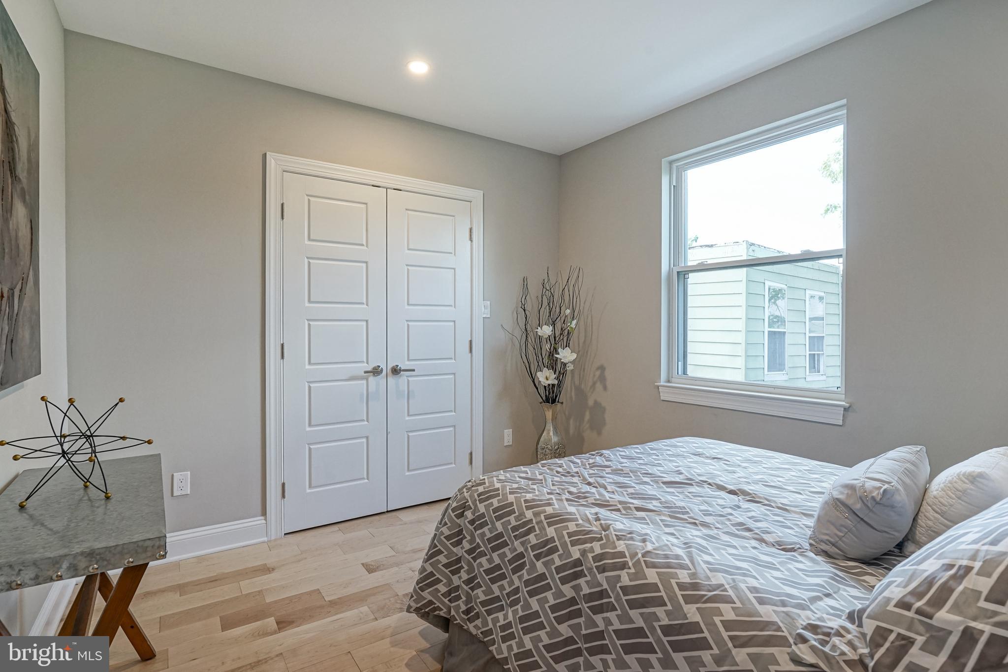 POINT BREEZE - Residential