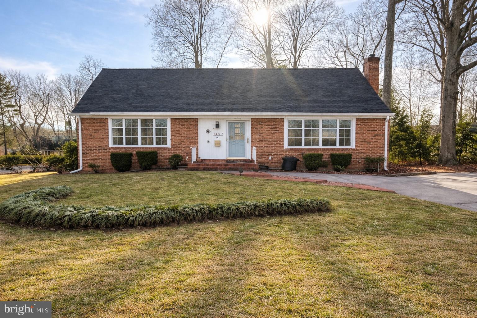 8621 KENILWORTH DRIVE