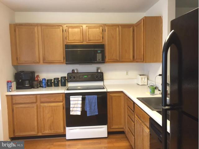 CENTREVILLE GREEN - Residential Lease