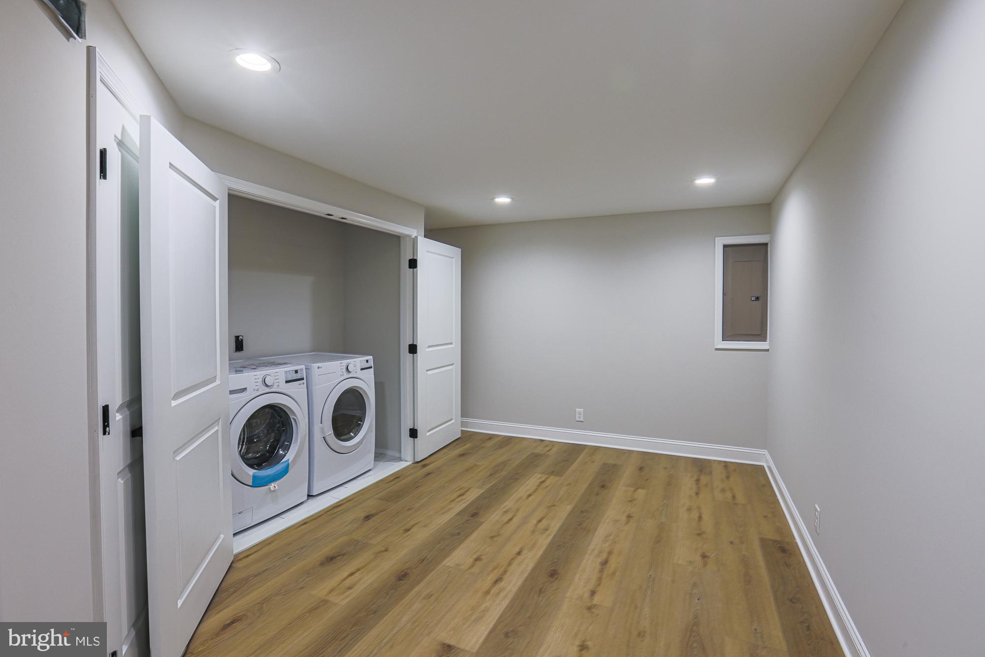 ROLLING RIDGE - Residential