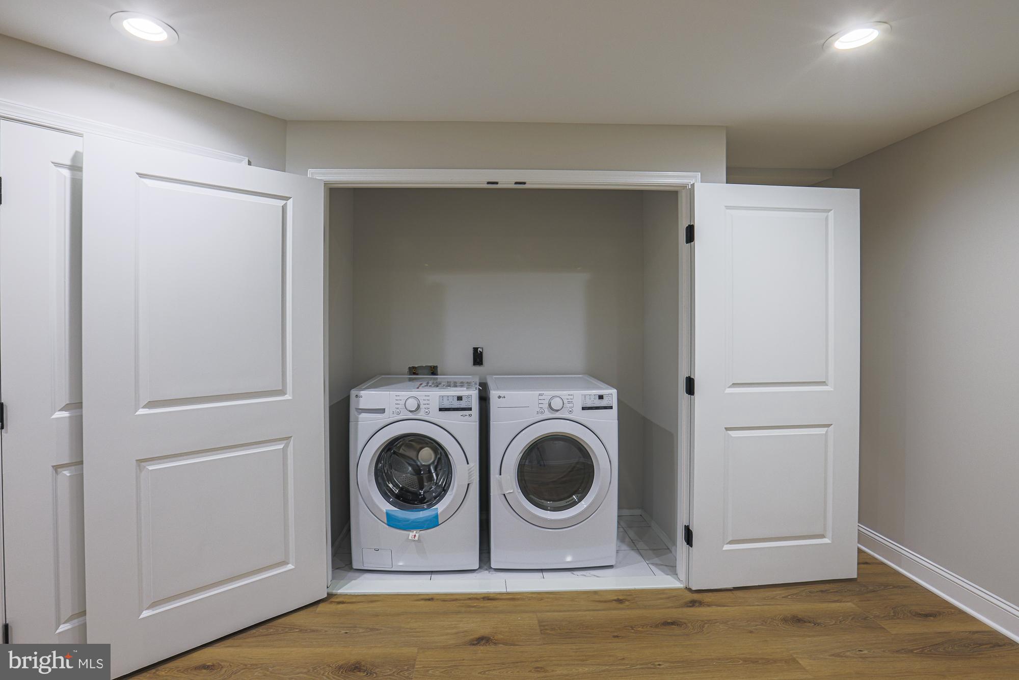 ROLLING RIDGE - Residential