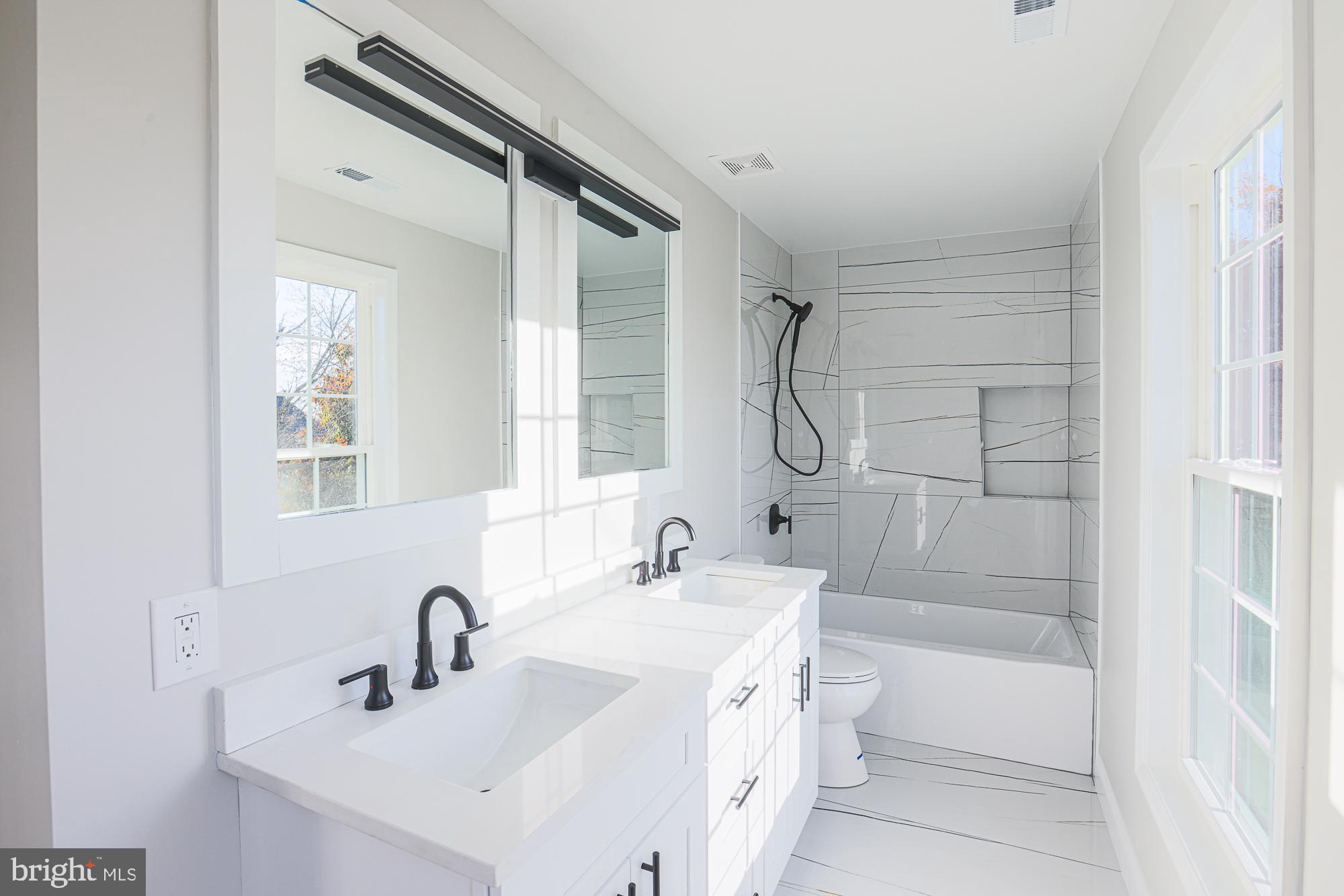 ROLLING RIDGE - Residential