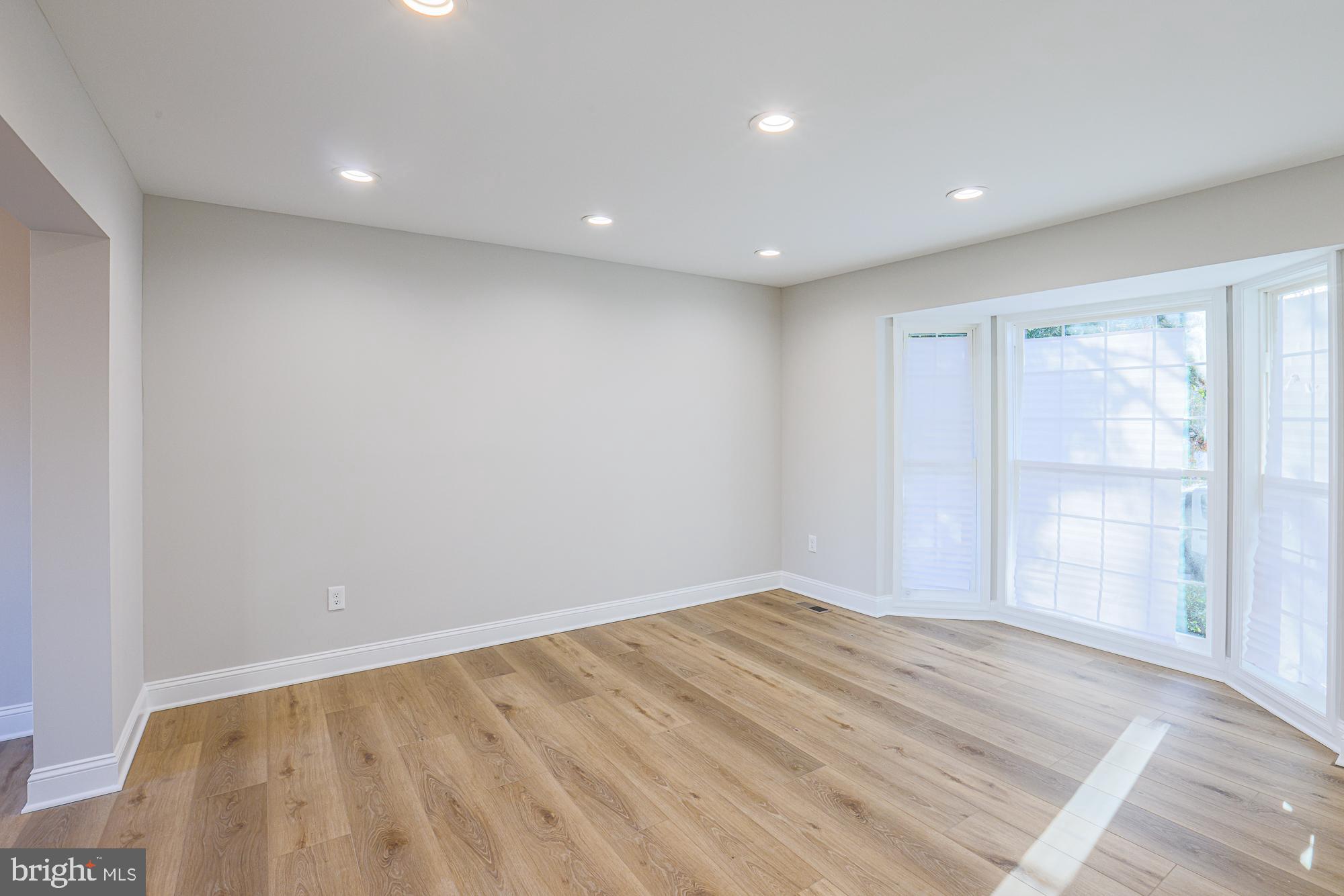 ROLLING RIDGE - Residential