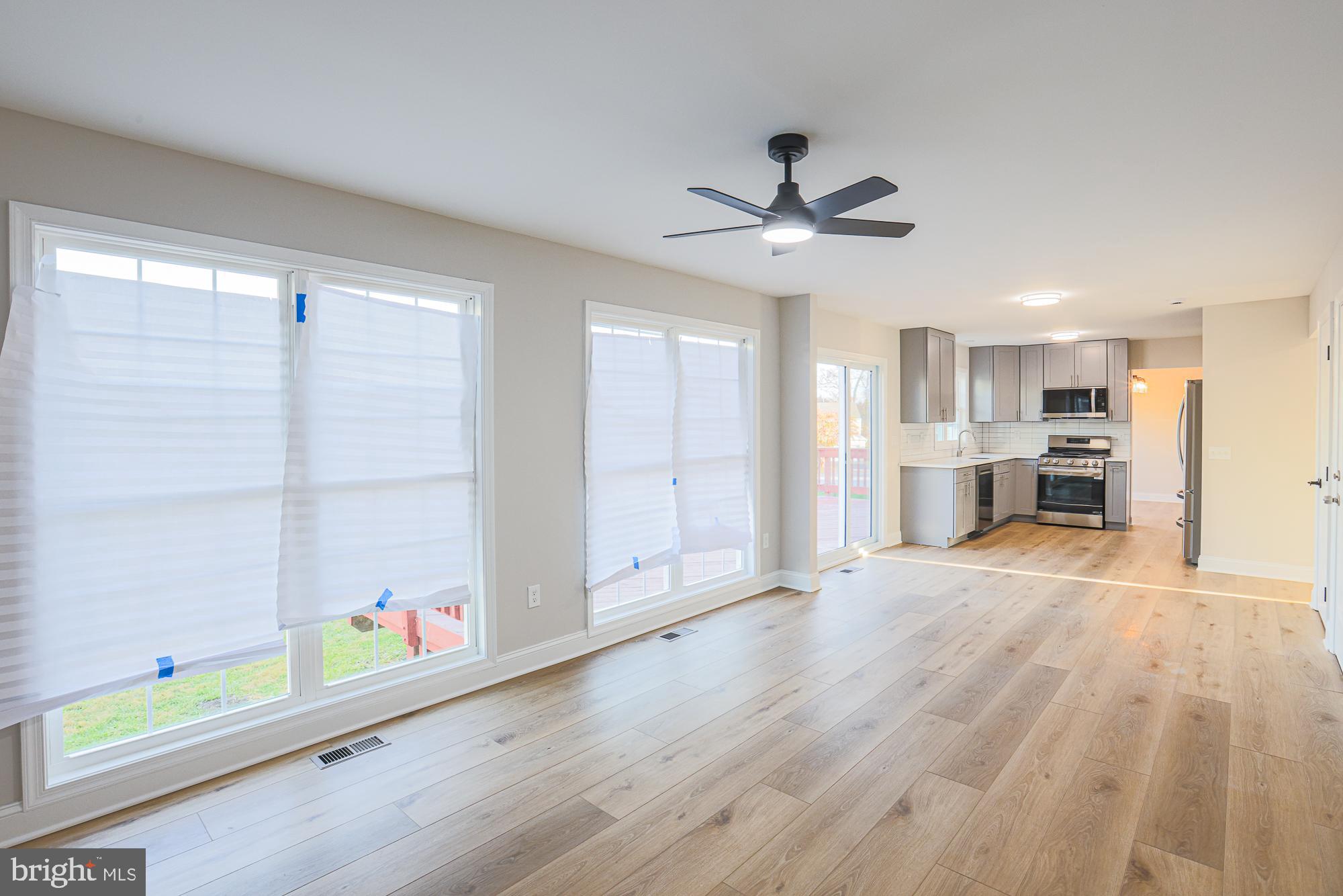 ROLLING RIDGE - Residential