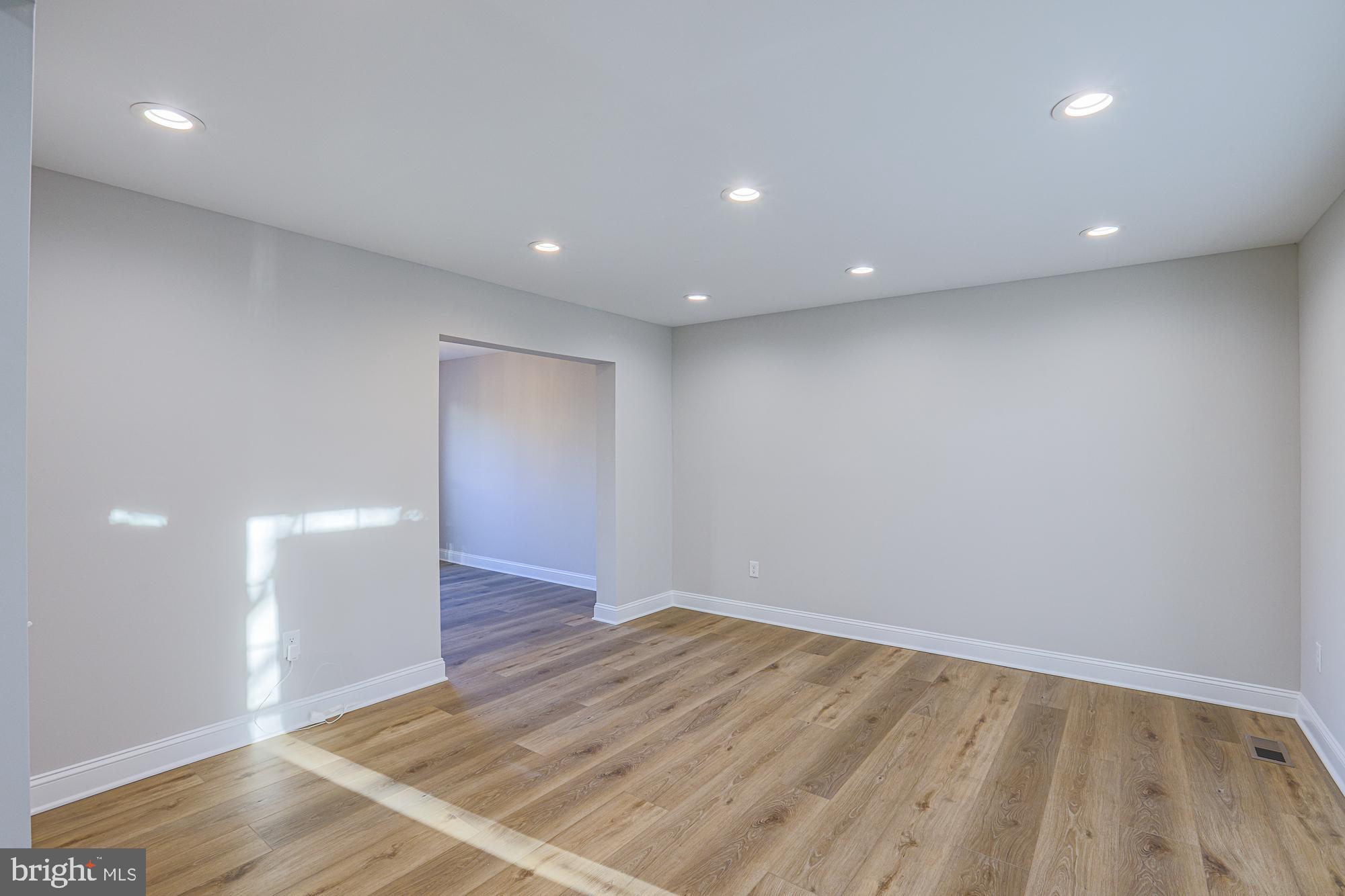 ROLLING RIDGE - Residential