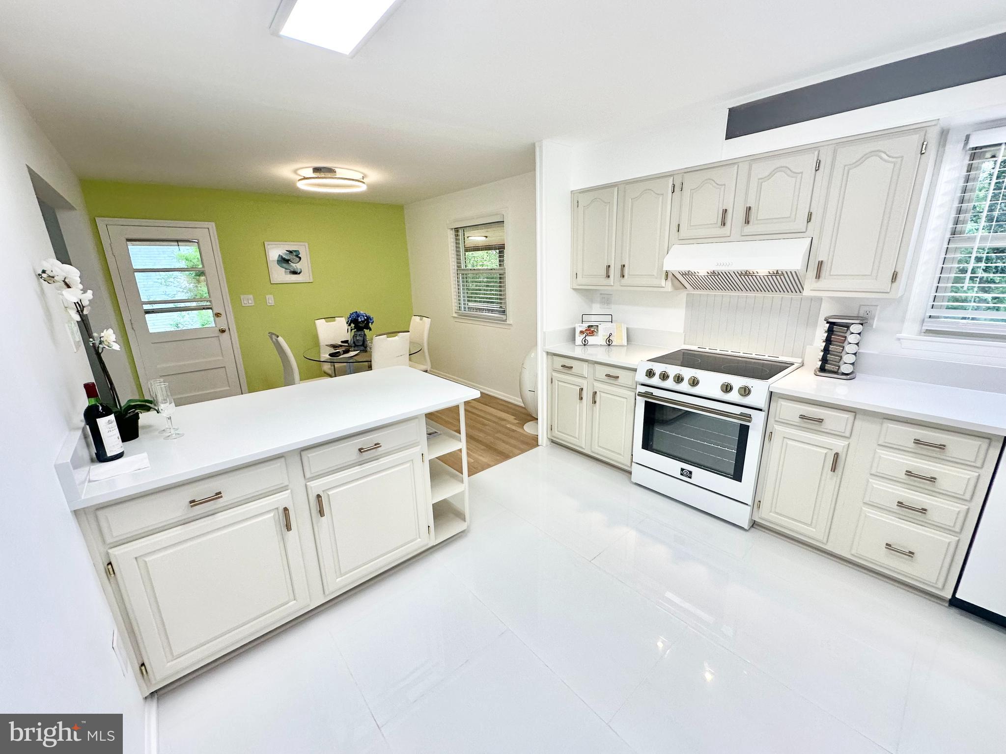 CALVERTON - Residential