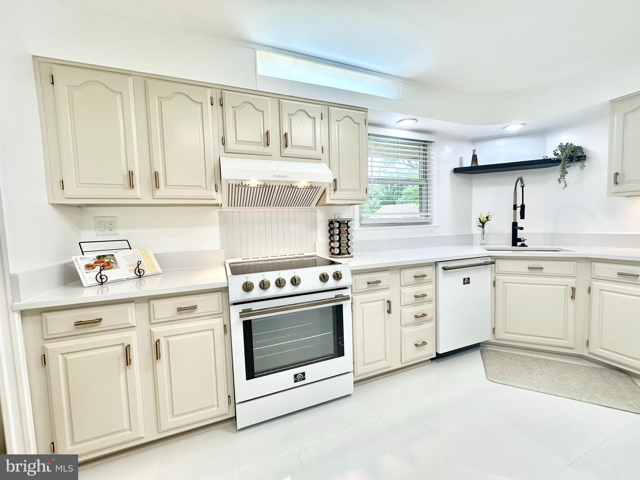 CALVERTON - Residential