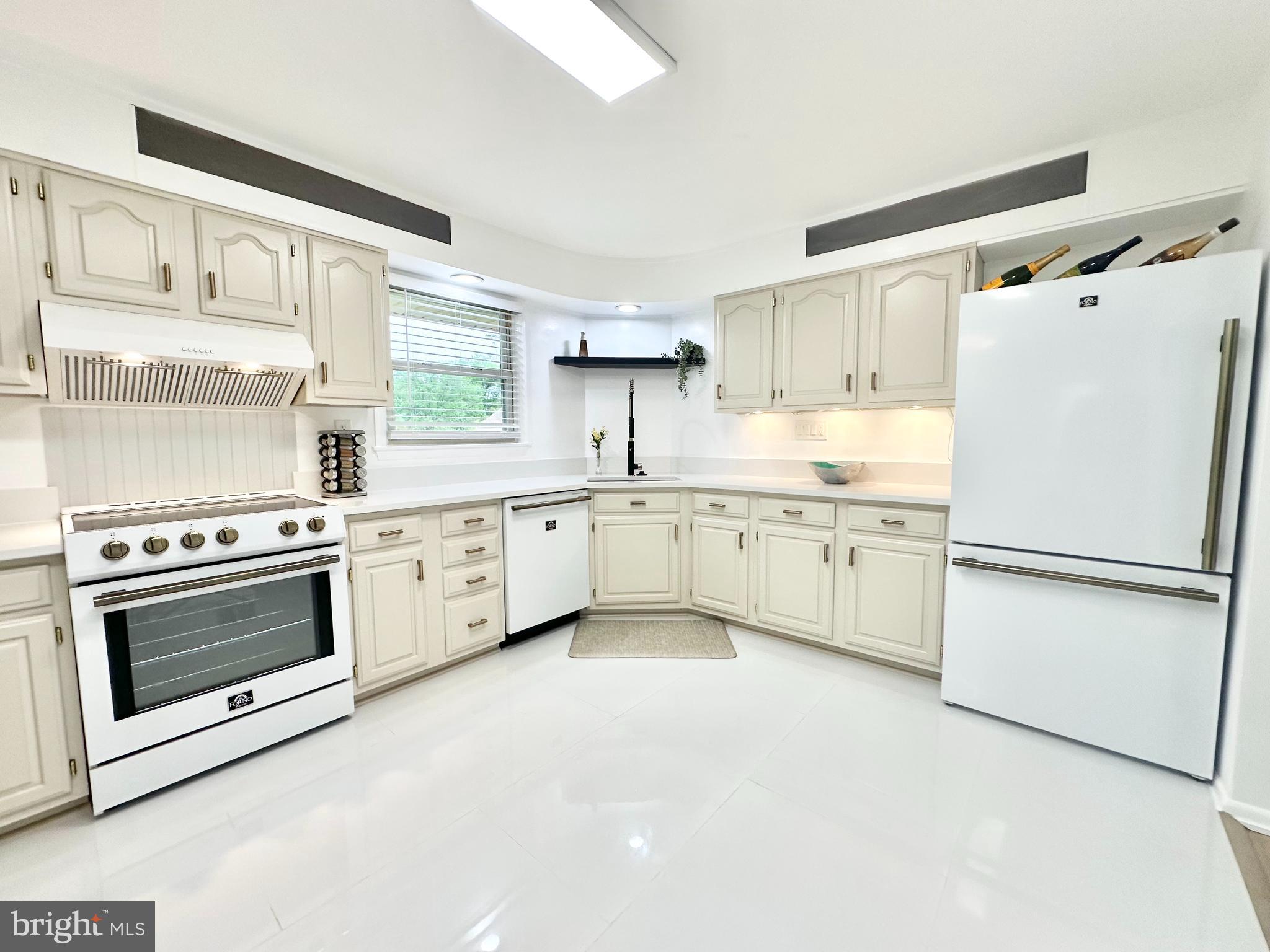 CALVERTON - Residential