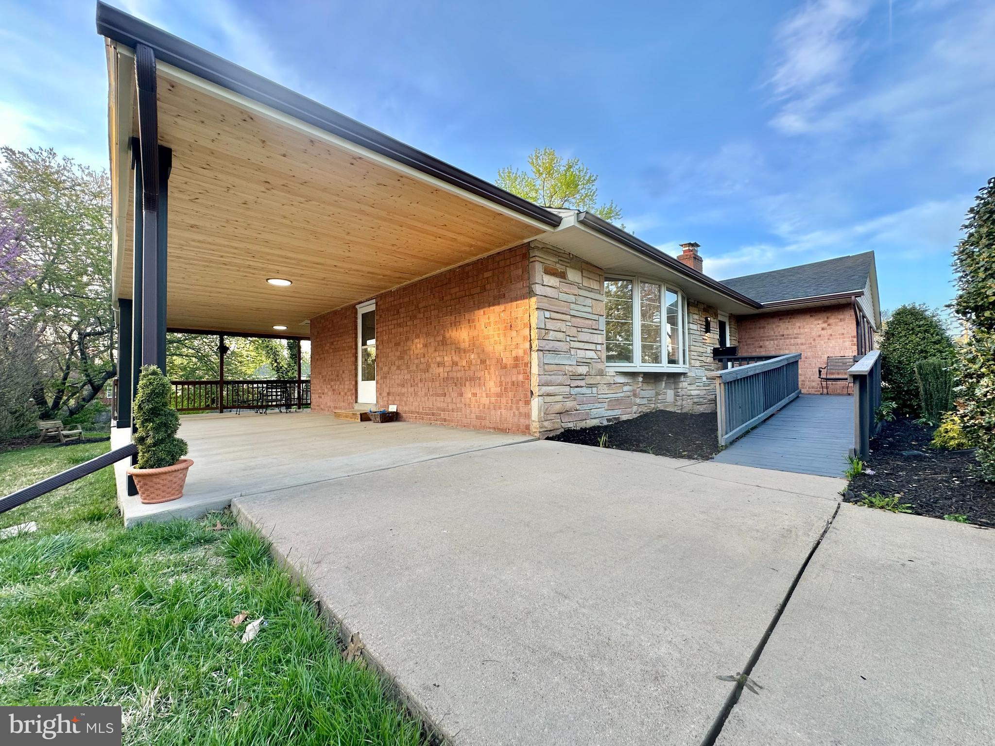 CALVERTON - Residential