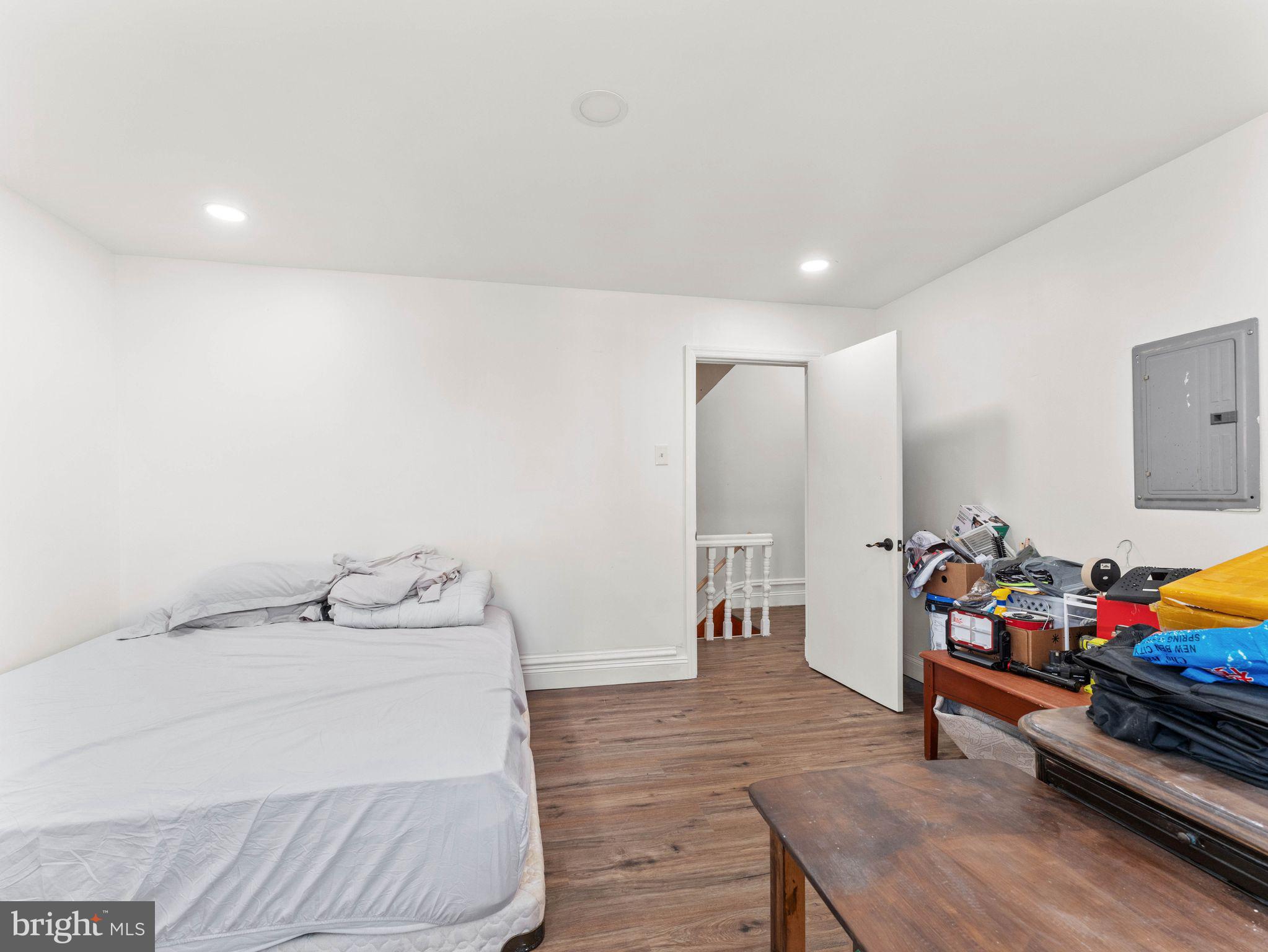 PHILADELPHIA (NORTH) - Commercial Sale