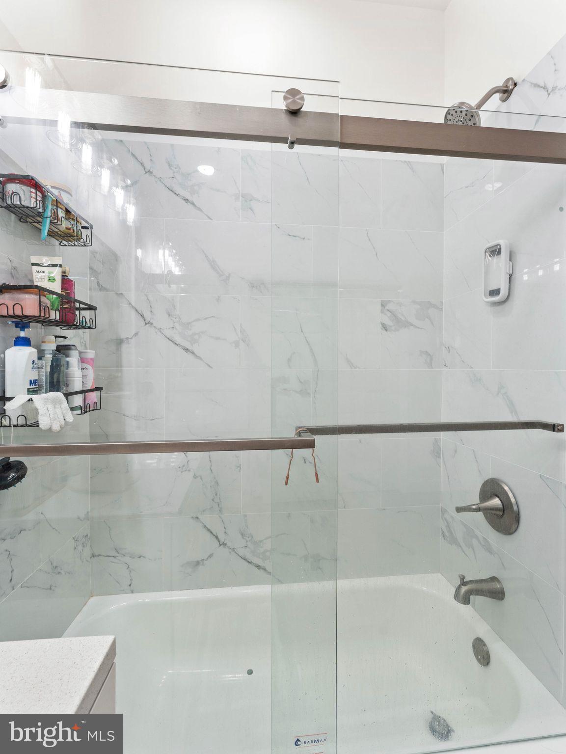 PHILADELPHIA (NORTH) - Commercial Sale