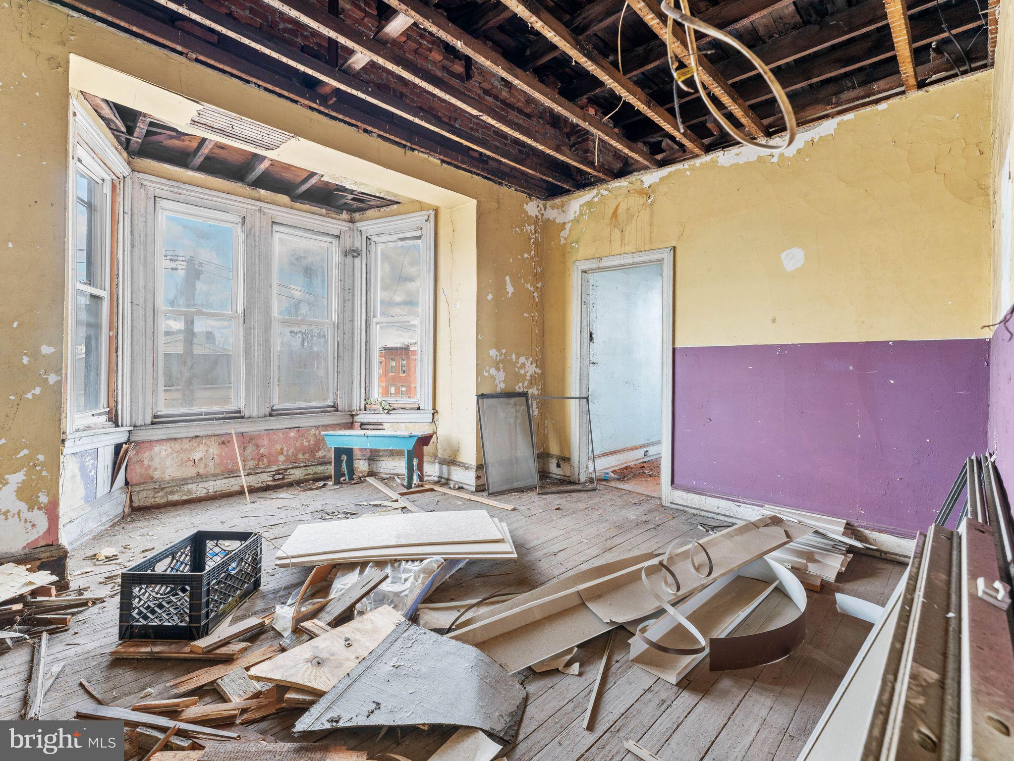 PHILADELPHIA (NORTH) - Commercial Sale