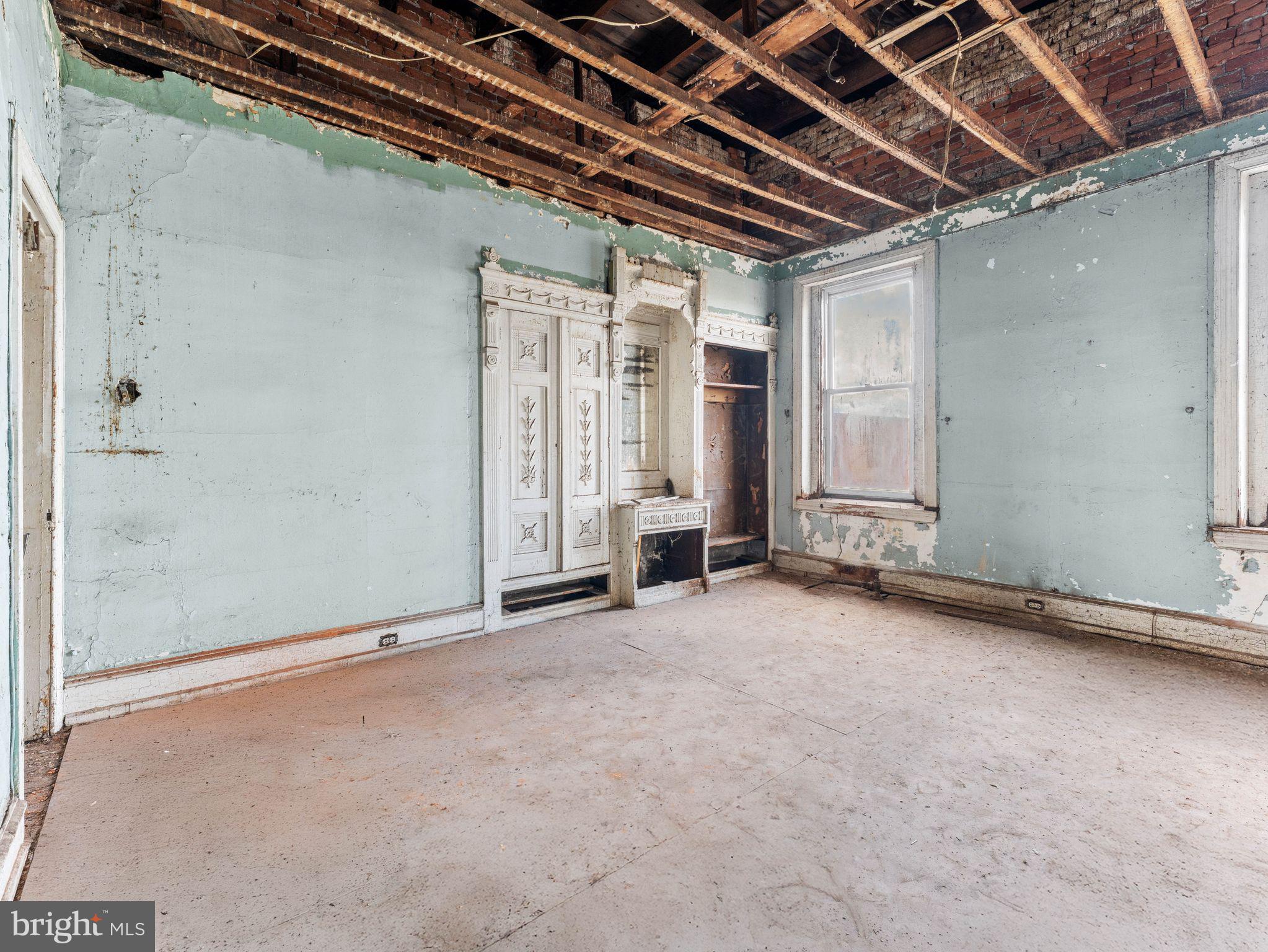 PHILADELPHIA (NORTH) - Commercial Sale