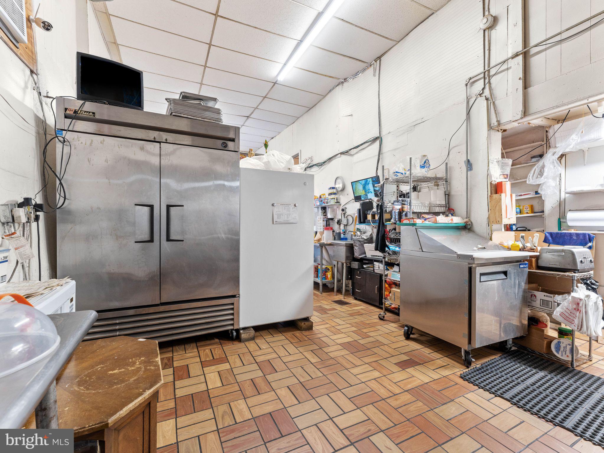 PHILADELPHIA (NORTH) - Commercial Sale