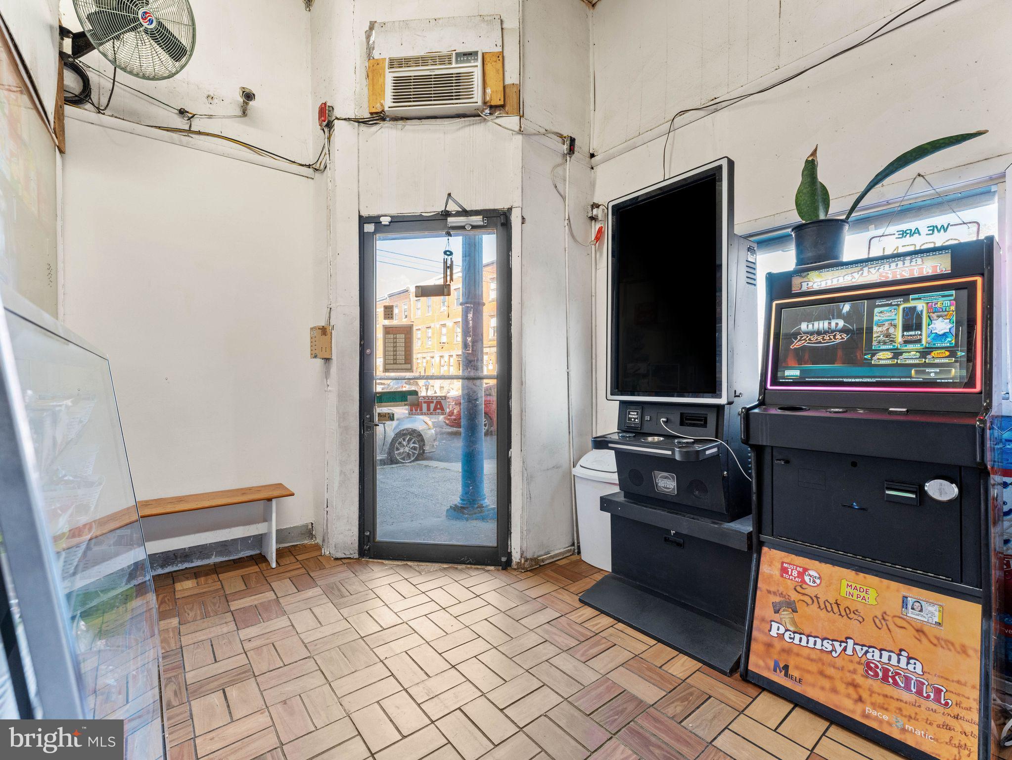 PHILADELPHIA (NORTH) - Commercial Sale