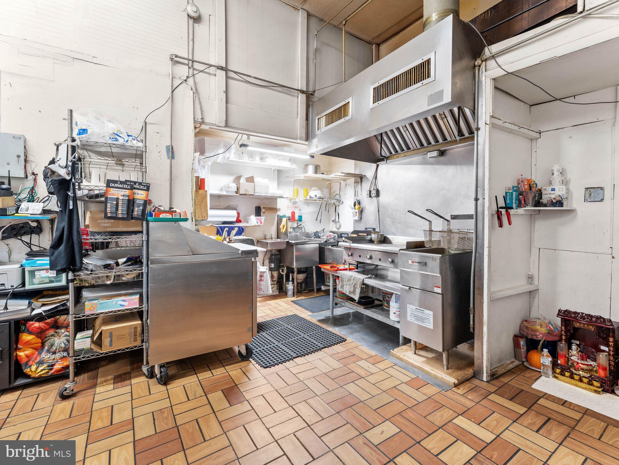 PHILADELPHIA (NORTH) - Commercial Sale