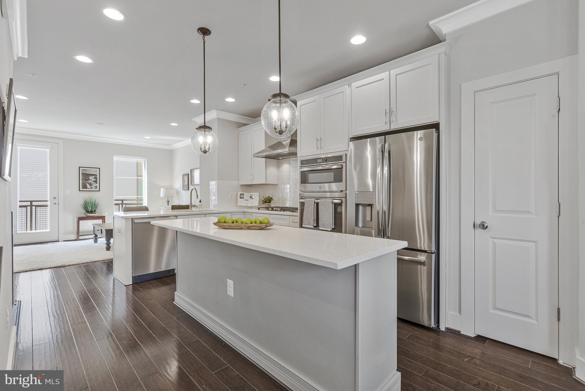 4810 GARDEN VIEW LANE
